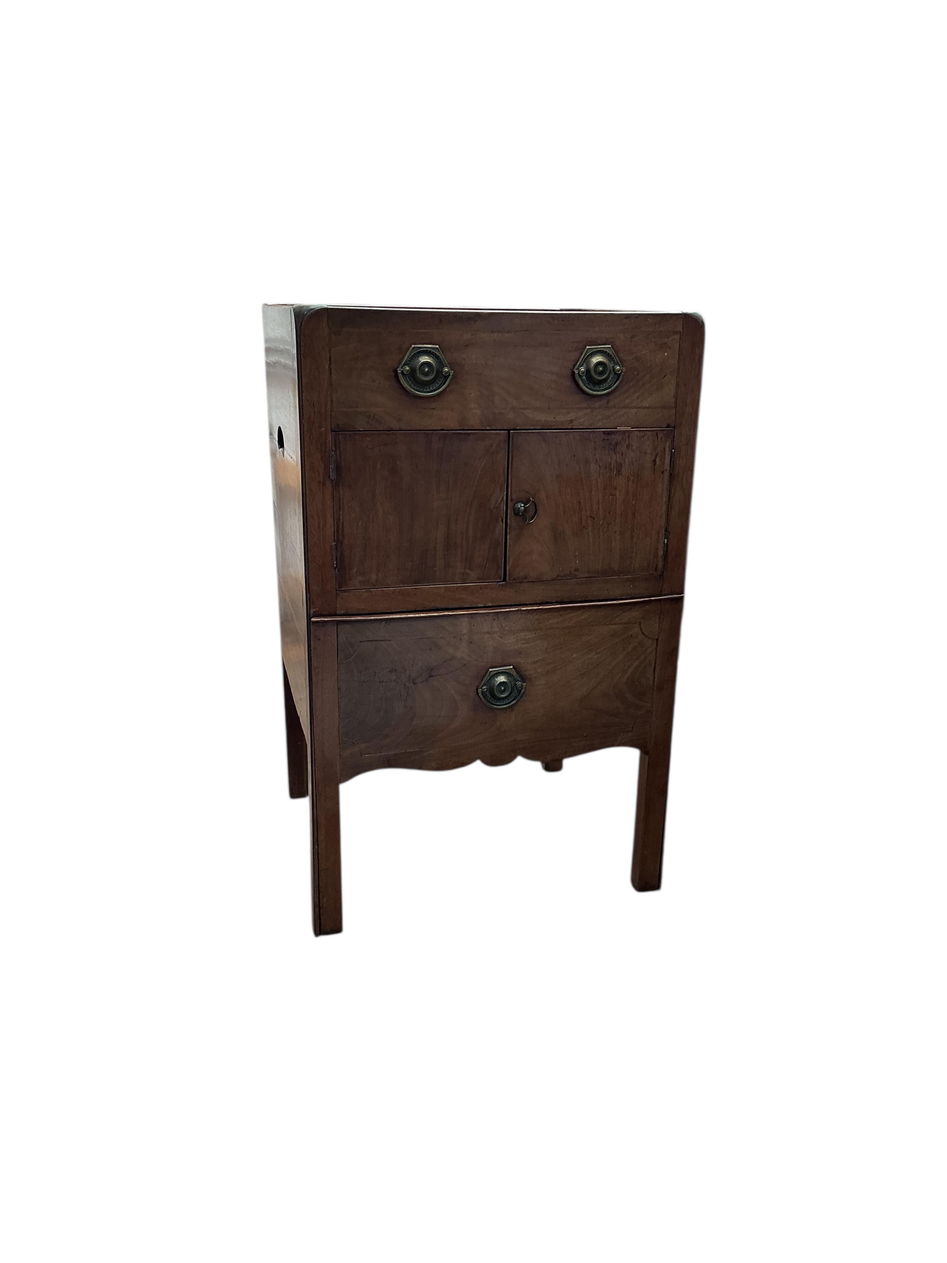 A George III mahogany tray top commode, width 51cm, depth 46cm, height 81cm